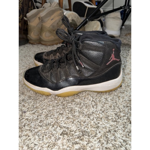 Nike‎ Air Jordan 11 72-10 Men's Size 9.5 US 378037-002 Black Gym Red Athletic